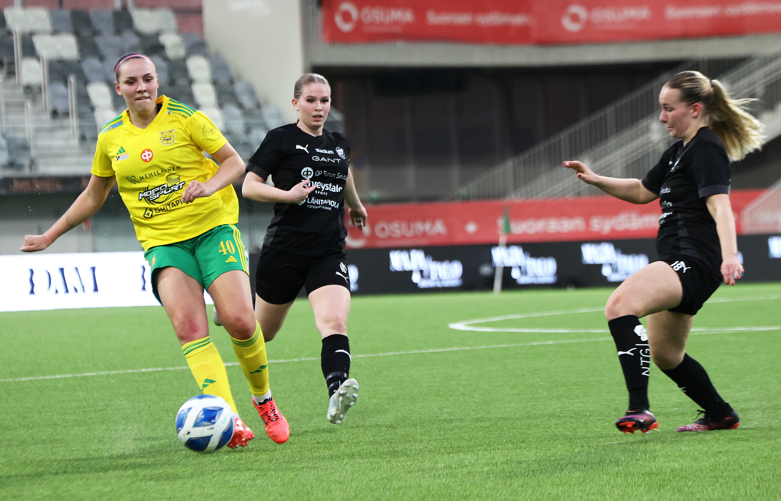 ilvesnaisetjalkapallo.fi