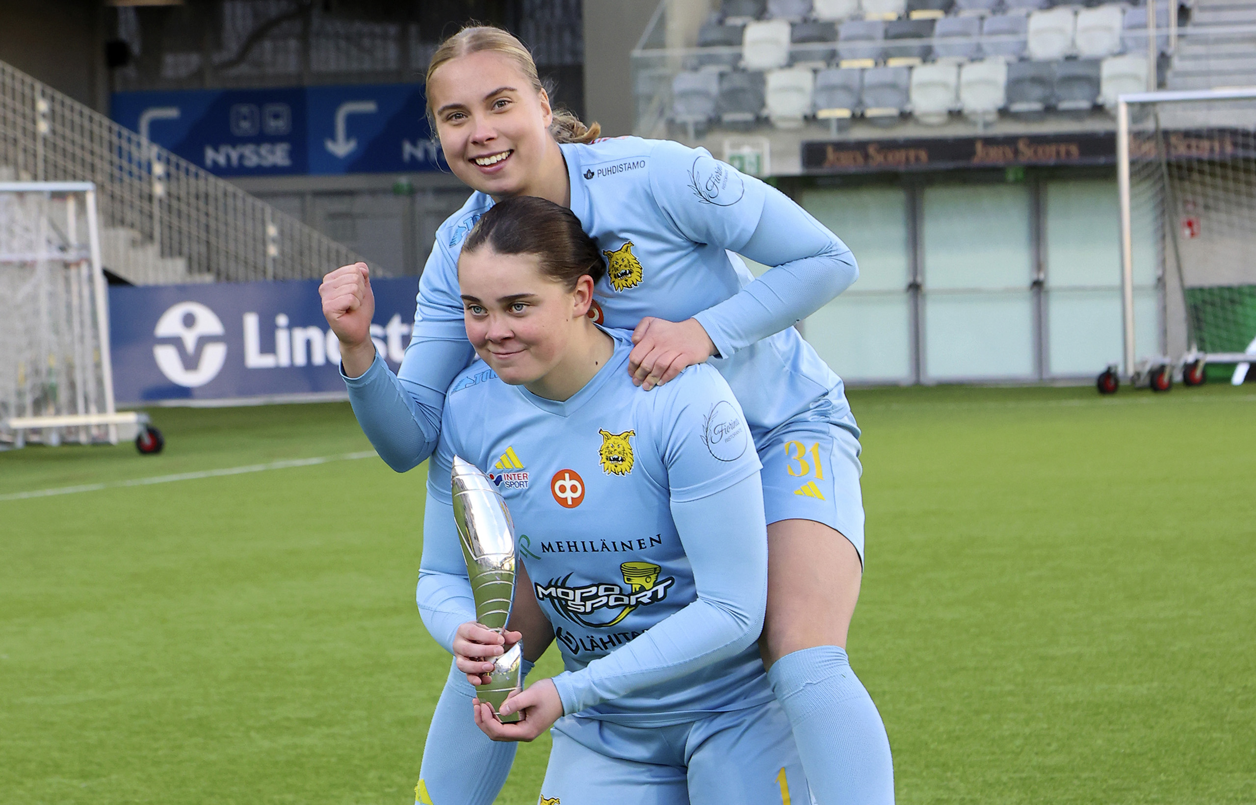 ilvesnaisetjalkapallo.fi