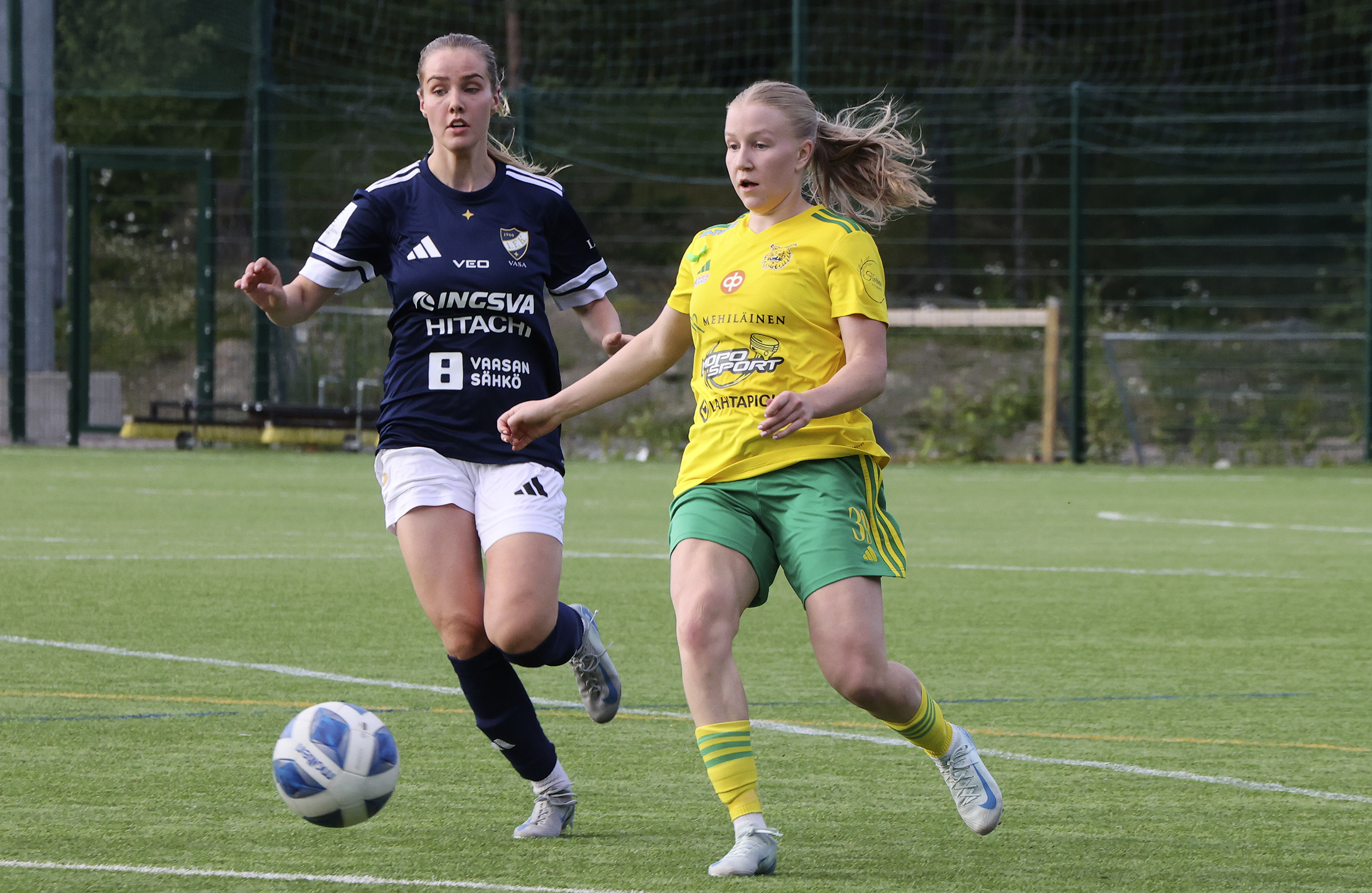 ilvesnaisetjalkapallo.fi