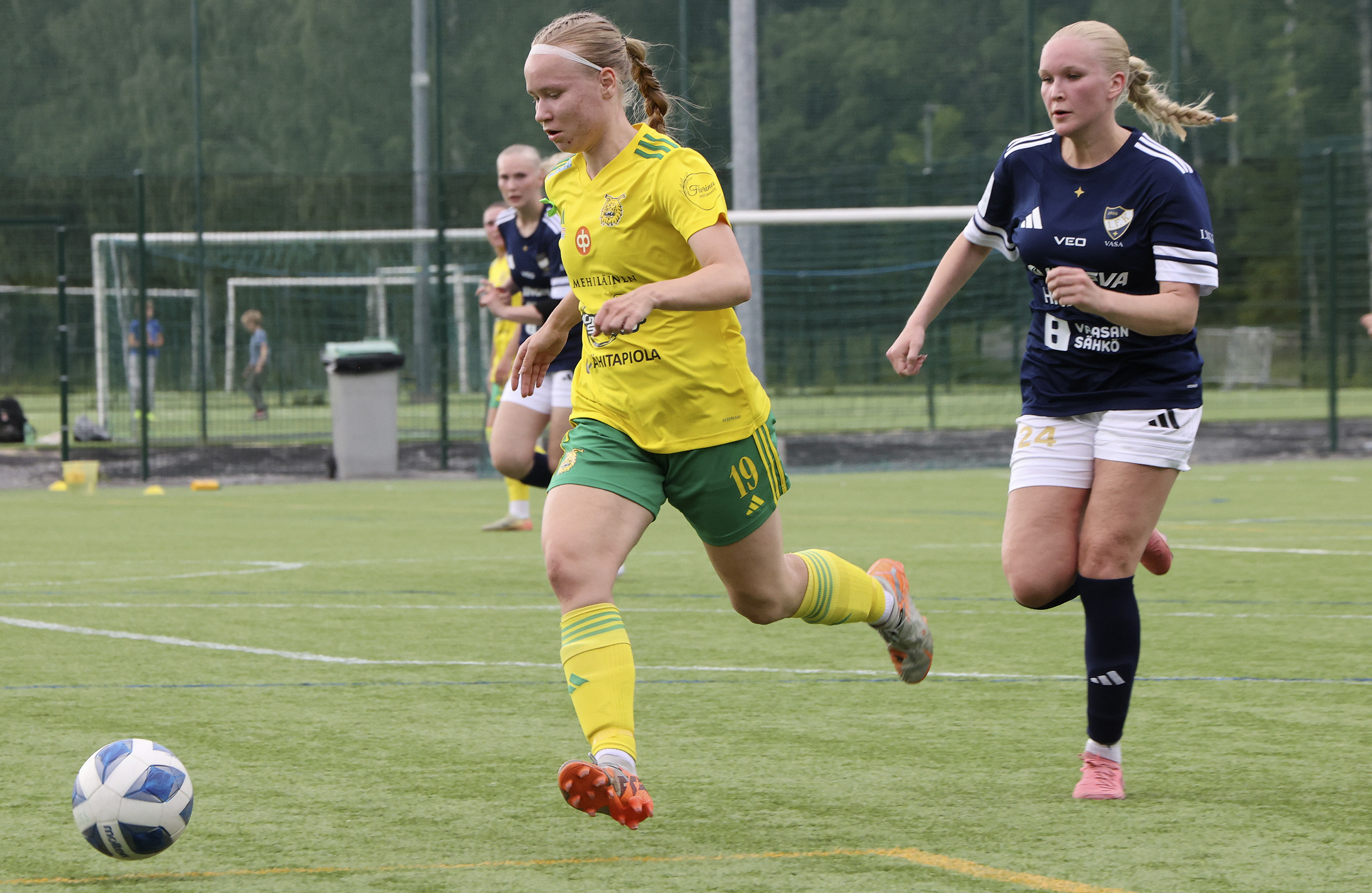 ilvesnaisetjalkapallo.fi