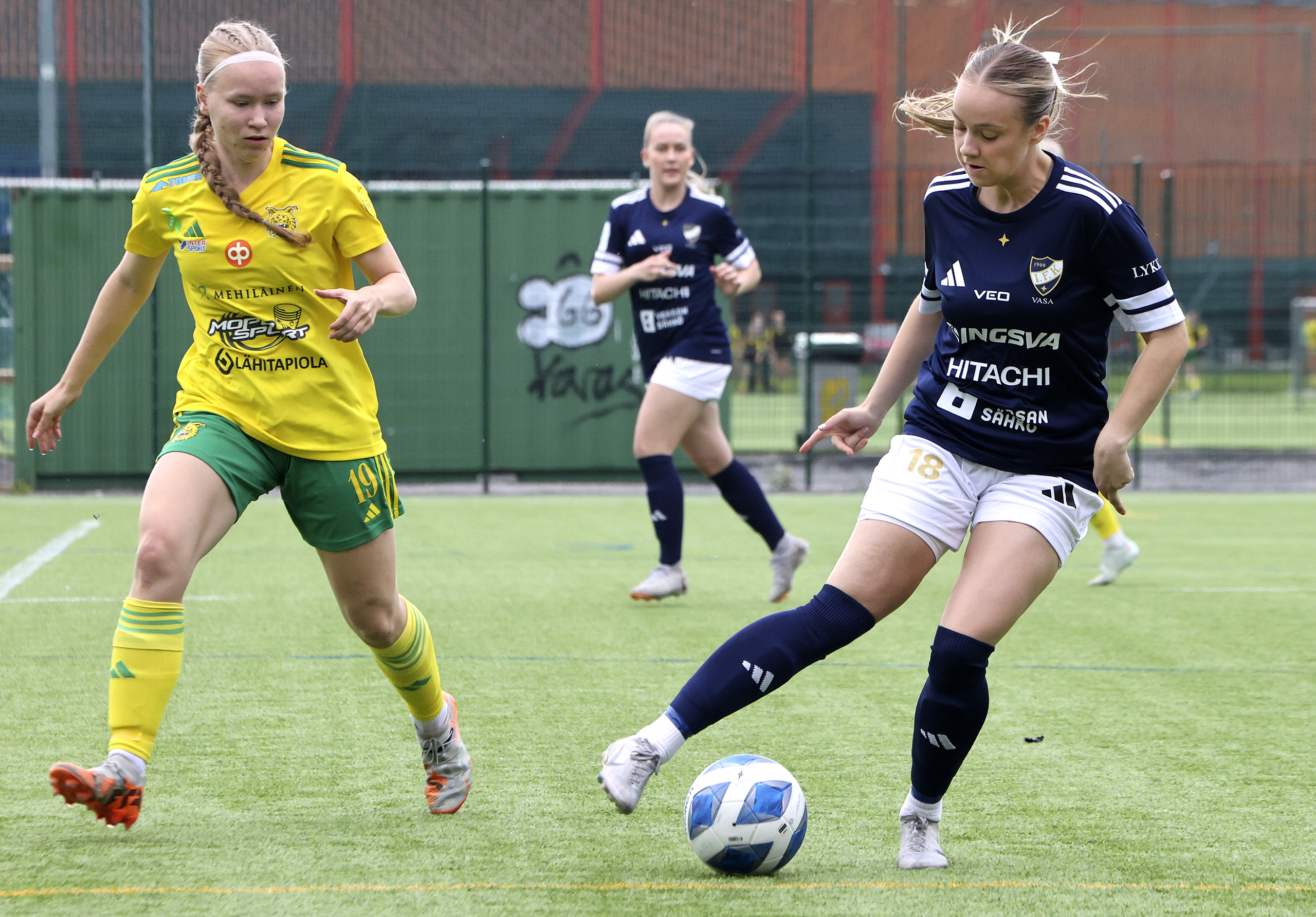 ilvesnaisetjalkapallo.fi